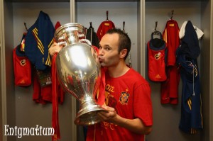 Iniesta donará su prima millonaria por la Eurocopa 2012